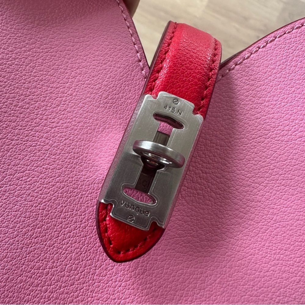 Vunque Red & Pink Heart Crossbody Bag - Picture 4 of 8